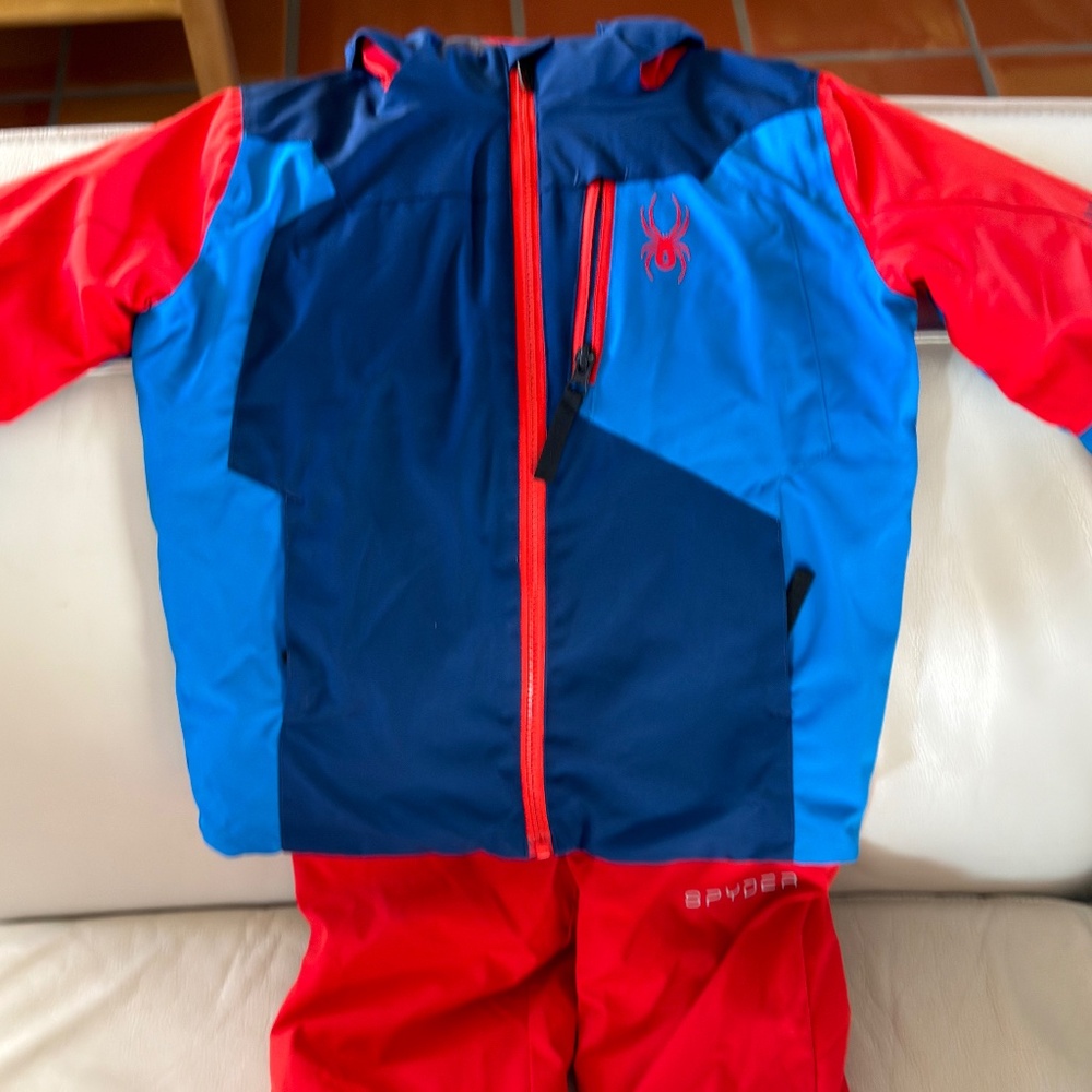 Kids Spyder ski jacket and bib Size 6, Unisex